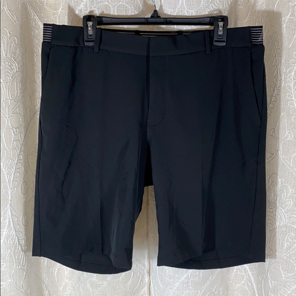⛳️Nike golf shorts NWOT 19 inches length